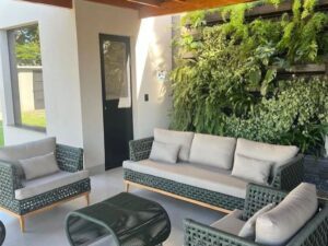 Sala de Interior o Exterior bajo techo en Aluminio y Madera tejido en Cordón